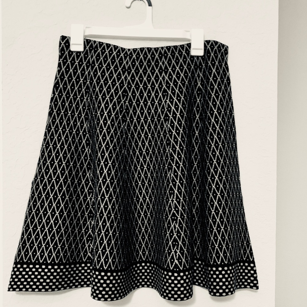 Skirt - Picture 2 of 7